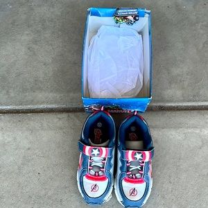 Boys Avengers Tennis Shoes Size 12